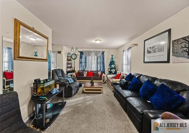 5th image of 643 Drake Ave, Middlesex, NJ 08846 | MLS# 2660808M