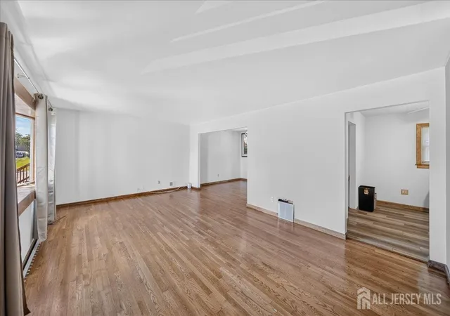 Photo 3 of Single family home for sale at 204 Marlin Dr, Fords, NJ 08863 | MLS# 2702710R | Listing updated on 2026-09-17