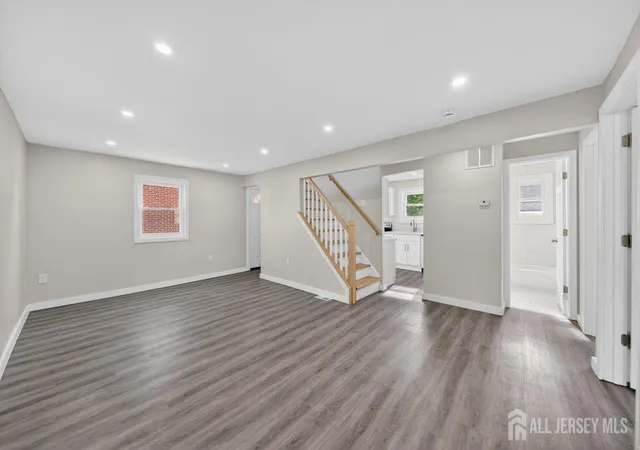 5th image of 121 Dorothy St, Carteret, NJ 07008 | MLS# 2615922R