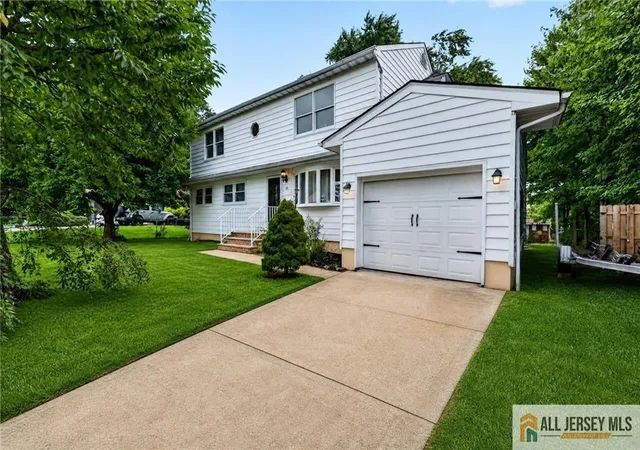 2nd image of 20 Thompson Ave, Fords, NJ 08863 | MLS# 2770226M