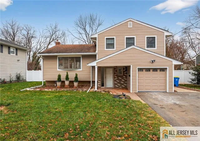 Single family home for sale at 707 Warfield Rd, North Plainfield, NJ 07063 | MLS# 2660956M