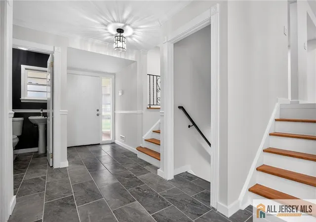 Photo 3 of Single family home for sale at 707 Warfield Rd, North Plainfield, NJ 07063 | MLS# 2660956M | Listing updated on 2026-01-12