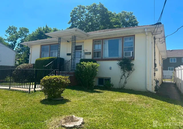 Homes for sale in Metuchen, NJ | 129 Hampton St, Metuchen, NJ 08840 | MLS# 2617231R