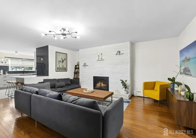 4th image of 125 W Minna Ave, Avenel, NJ 07001 | MLS# 2700908R