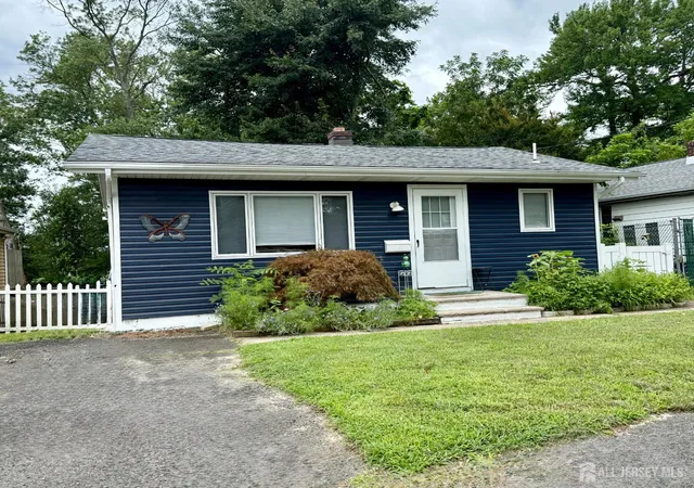 10th image of 13 Middlesex Blvd, Keyport, NJ 07735 | MLS# 2613014R