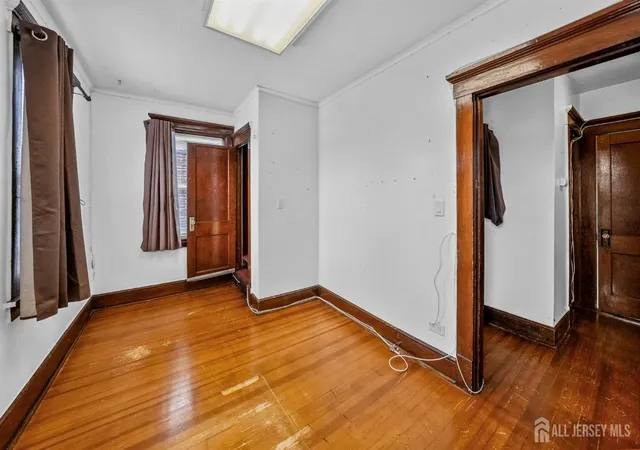 Homes for sale in Woodbridge Proper, NJ | 514 Rahway Ave, Woodbridge Proper, NJ 07095 | MLS# 2617684R