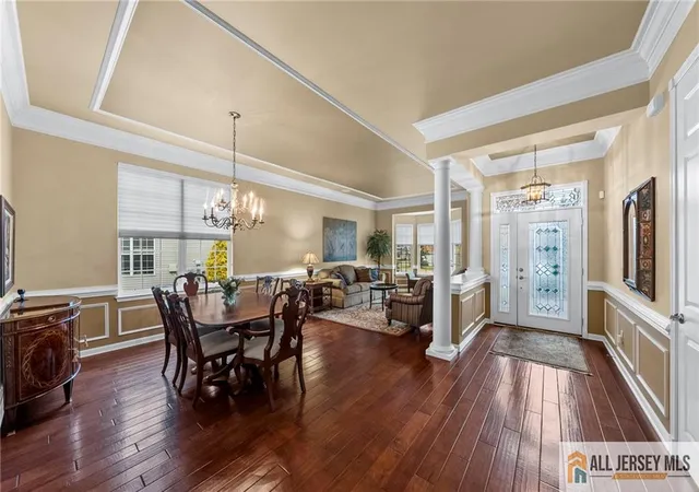 Photo 2 of Single family home for sale at 6 Edgemere Dr, Kendall Park, NJ 08824 | MLS# 2661091M | Listing updated on 2026-01-22