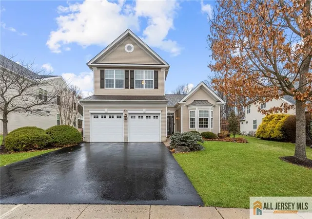 Photo 35 of Single family home for sale at 6 Edgemere Dr, Kendall Park, NJ 08824 | MLS# 2661091M | Listing updated on 2026-01-22