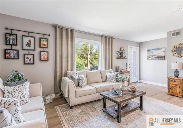 Photo 3 of Single family home for sale at 7 Center Pl, Middlesex, NJ 08846 | MLS# 2662241M | Listing updated on 2026-06-11