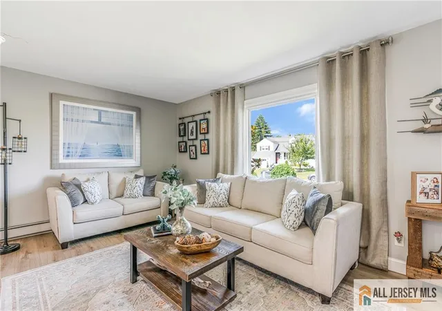 Photo 3 of Single family home for sale at 7 Center Pl, Middlesex, NJ 08846 | MLS# 2662241M | Listing updated on 2026-06-11