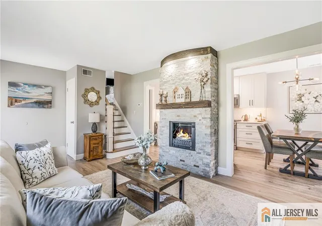 Photo 4 of Single family home for sale at 7 Center Pl, Middlesex, NJ 08846 | MLS# 2662241M | Listing updated on 2026-06-11