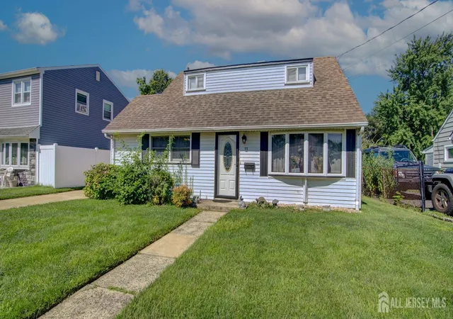 2nd image of 33 Patton Dr, Sayreville, NJ 08872 | MLS# 2701236R