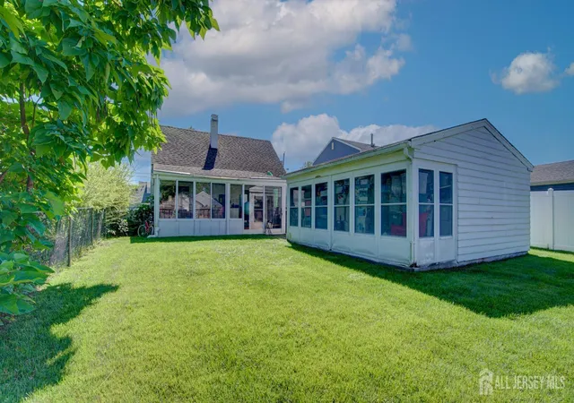 3rd image of 33 Patton Dr, Sayreville, NJ 08872 | MLS# 2701236R