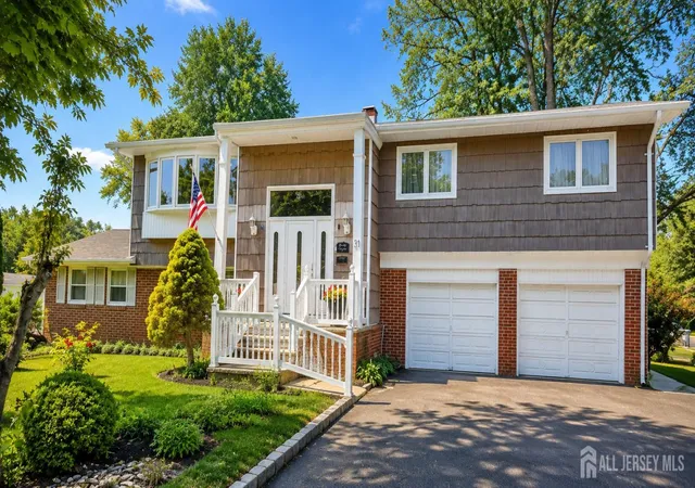 Homes for sale in Old Bridge, NJ | 37 Valley Vale Dr, Old Bridge, NJ 08857 | MLS# 2616853R
