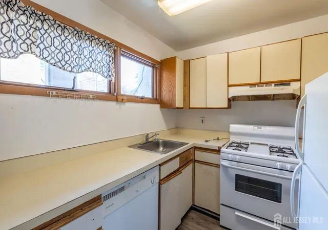 Homes for sale in New Brunswick, NJ | 26 Courtland St, New Brunswick, NJ 08901 | MLS# 2608922R