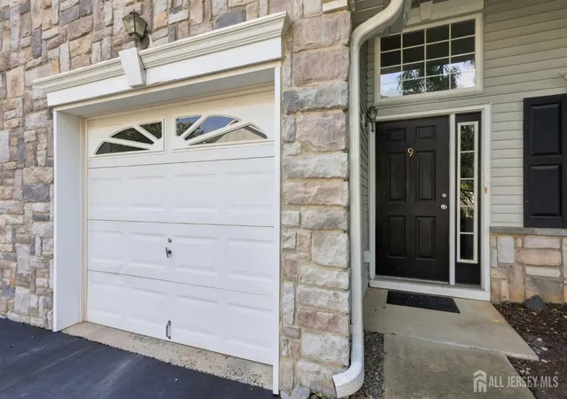 1st image of 9 Bridgepointe Dr, South Amboy, NJ 08879 | MLS# 2702915R