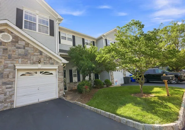 2nd image of 9 Bridgepointe Dr, South Amboy, NJ 08879 | MLS# 2702915R