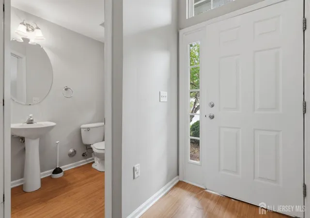 4th image of 9 Bridgepointe Dr, South Amboy, NJ 08879 | MLS# 2702915R
