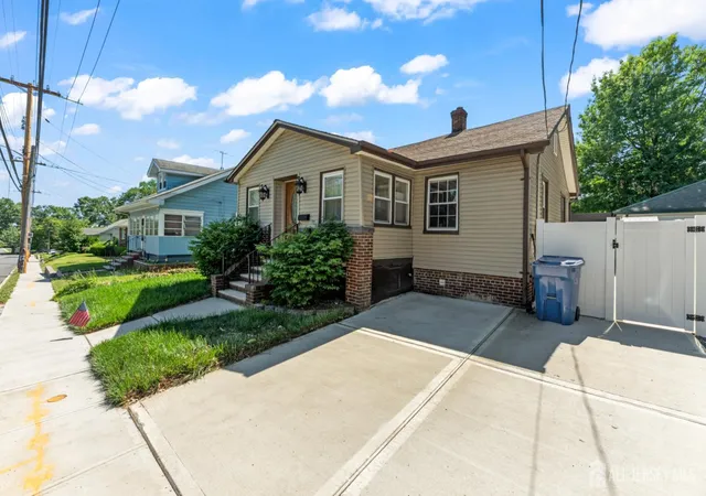 Homes for sale in Sayreville, NJ | 3 Minnisink Ave, Sayreville, NJ 08872 | MLS# 2617406R