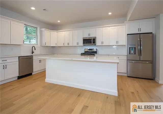 Photo 3 of Single family home for sale at 36 Sanders Rd, Edison, NJ 08817 | MLS# 2660457M | Listing updated on 2025-10-16