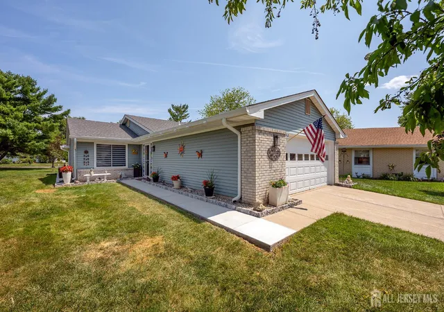 2nd image of 754 A Dilatus Plz, Monroe Township, NJ 08831 | MLS# 2701523R