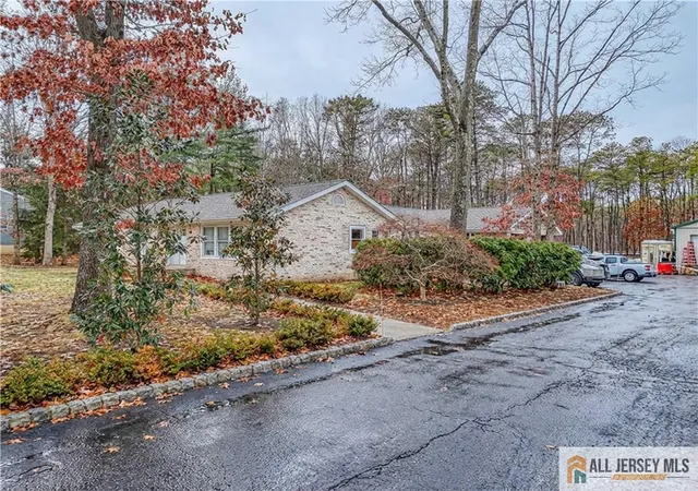 Photo 4 of Single family home for sale at 176 Old Frg Rd, Monroe Township, NJ 08831 | MLS# 2661188M | Listing updated on 2026-05-22