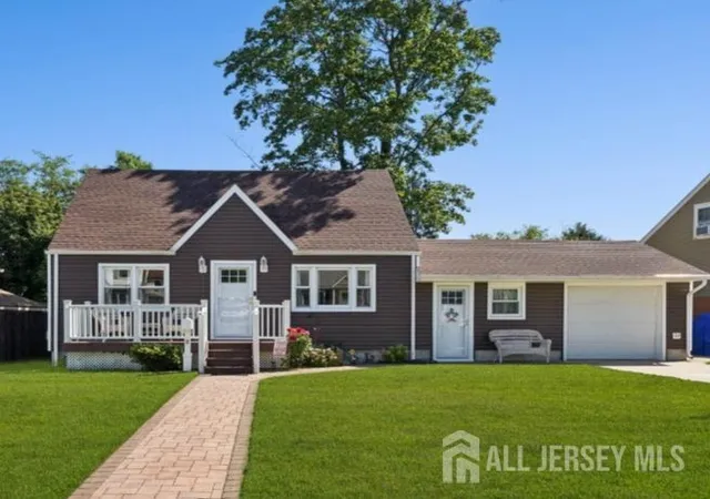 Photo 1 of Single family home for sale at 6 Donna St, East Brunswick, NJ 08816 | MLS# 2604977R | Listing updated on 2025-10-27