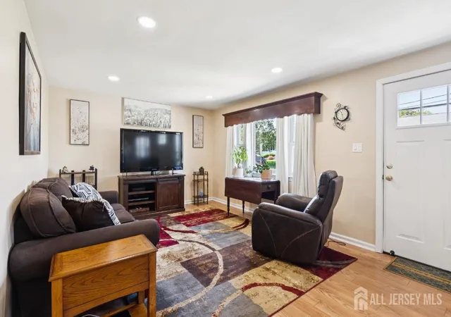 Photo 3 of Single family home for sale at 6 Donna St, East Brunswick, NJ 08816 | MLS# 2604977R | Listing updated on 2025-10-27