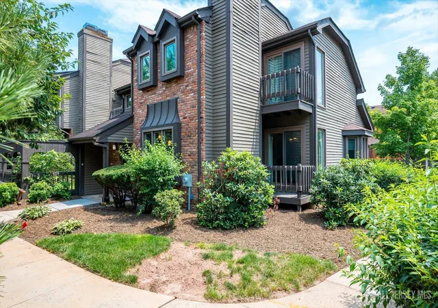 2nd image of 93 Riverbend Dr, North Brunswick, NJ 08902 | MLS# 2701445R