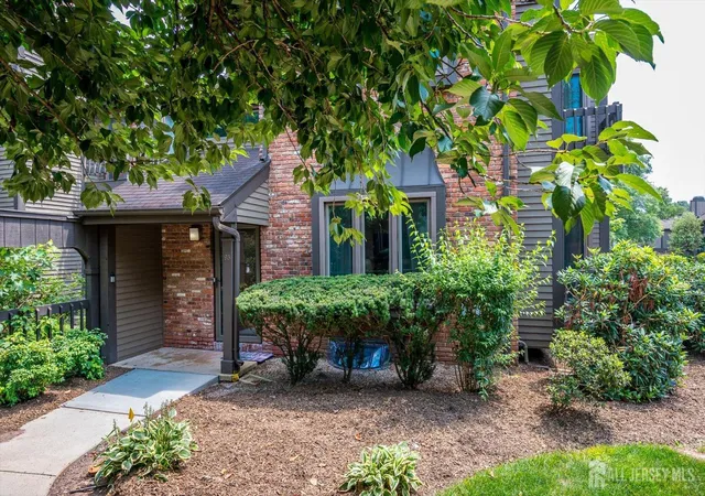 3rd image of 93 Riverbend Dr, North Brunswick, NJ 08902 | MLS# 2701445R