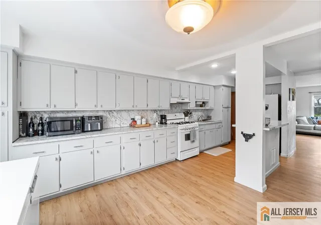 Homes for sale in Woodbridge Proper, NJ | 594 Ridgedale Ave, Woodbridge Proper, NJ 07095 | MLS# 2661561M