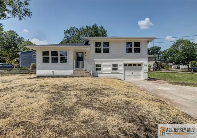 Photo 1 of Single family home for sale at 42 Larchmont Rd, Edison, NJ 08837 | MLS# 2660461M | Listing updated on 2025-10-24