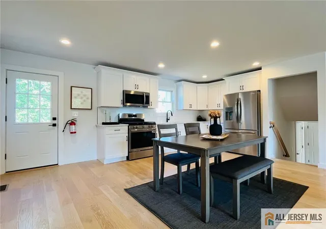 Photo 4 of Single family home for sale at 42 Larchmont Rd, Edison, NJ 08837 | MLS# 2660461M | Listing updated on 2025-10-24