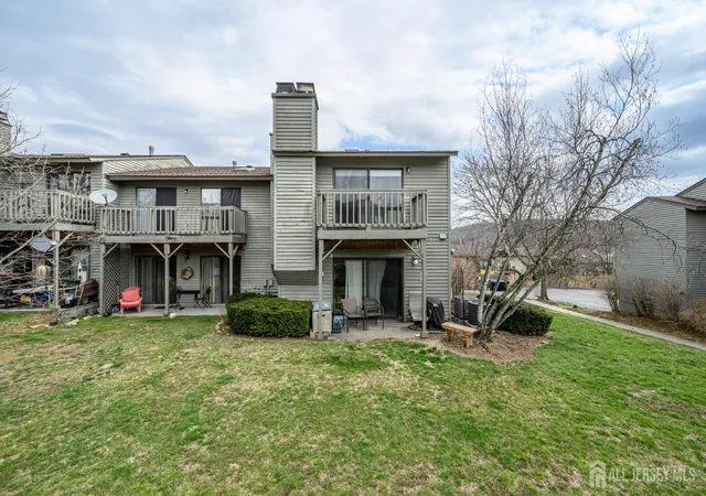Homes for sale in Glen Gardner, NJ | 1002 Spruce Hills Drive, Glen Gardner, NJ 08826 | Houzeo