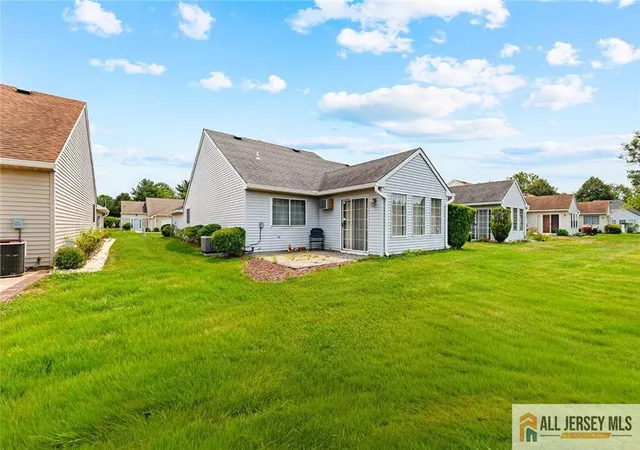 4th image of 664 Azalea Plz #664B, Monroe Township, NJ 08831 | MLS# 2770047M