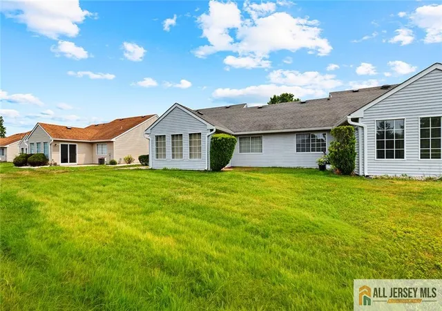 5th image of 664 Azalea Plz #664B, Monroe Township, NJ 08831 | MLS# 2770047M