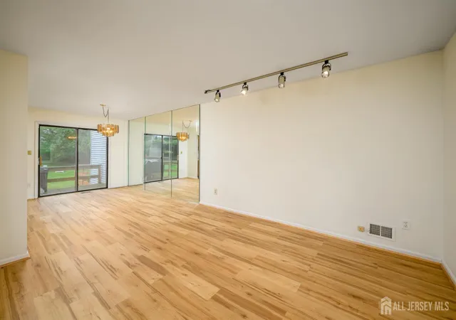 Homes for sale in Edison, NJ | 1004 Timber Oaks Rd #4, Edison, NJ 08820 | MLS# 2616267R