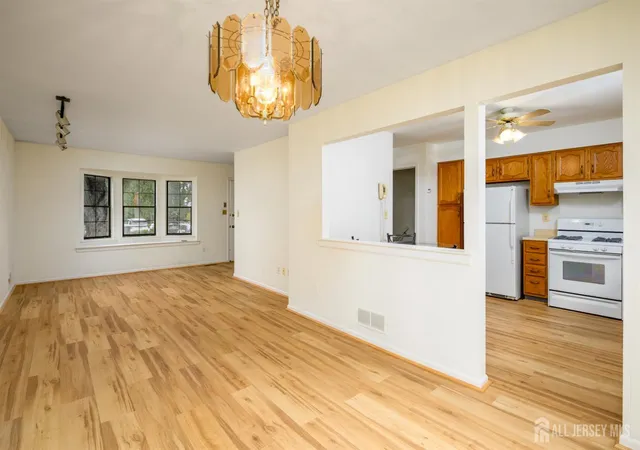 Homes for sale in Edison, NJ | 1004 Timber Oaks Rd #4, Edison, NJ 08820 | MLS# 2616267R