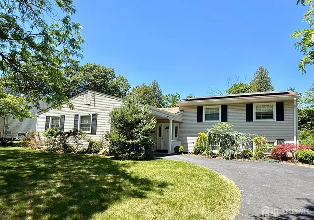 1st image of 44 Drake Rd, Somerset, NJ 08873 | MLS# 2701684R