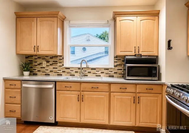 3rd image of 17 Ridge Rd, Edison, NJ 08817 | MLS# 2701055R