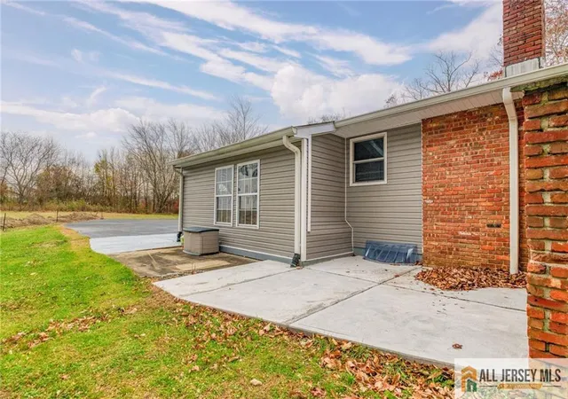 Photo 3 of Single family home for sale at 131 Pergola Ave, Monroe Township, NJ 08831 | MLS# 2660853M | Listing updated on 2026-01-28