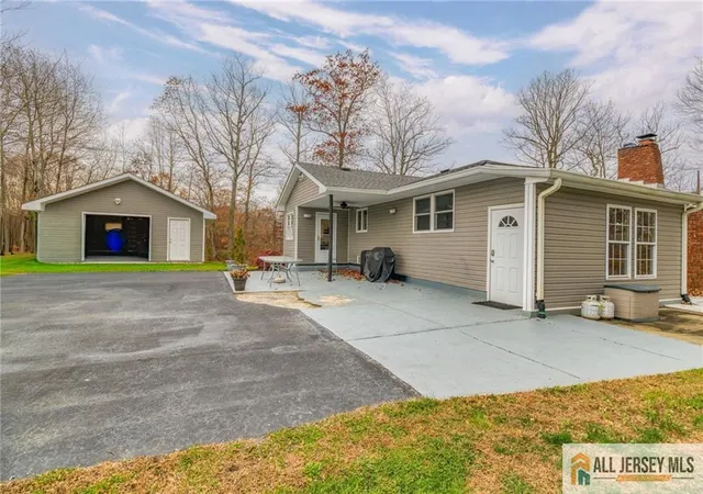 Photo 4 of Single family home for sale at 131 Pergola Ave, Monroe Township, NJ 08831 | MLS# 2660853M | Listing updated on 2026-01-28