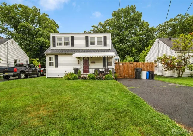 Photo 2 of Single family home for sale at 625 Fairview Ave, Piscataway, NJ 08854 | MLS# 2413371R | Listing updated on 2024-08-23