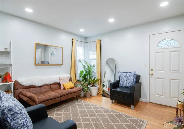 Photo 3 of Single family home for sale at 625 Fairview Ave, Piscataway, NJ 08854 | MLS# 2413371R | Listing updated on 2024-08-23
