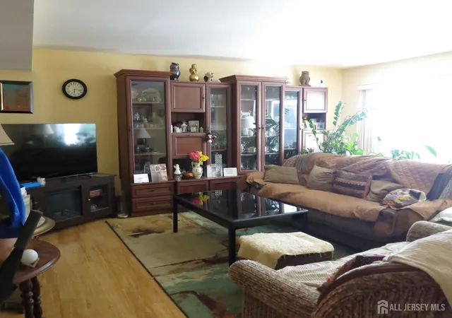 Homes for sale in Englishtown, NJ | 37 Aspen Ave, Englishtown, NJ 07726 | MLS# 2700206R