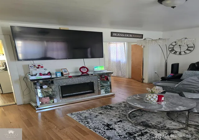 Homes for sale in New Brunswick, NJ | 616 Somerset St, New Brunswick, NJ 08901 | MLS# 2616043R