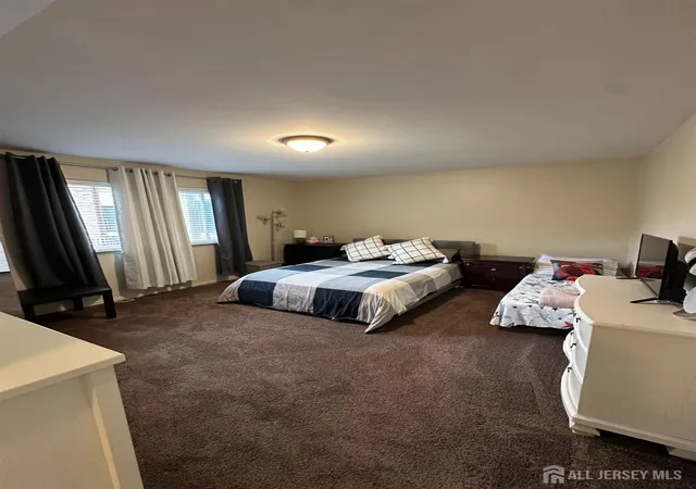 2nd image of 509 Cricket Ln, Woodbridge, NJ 07095