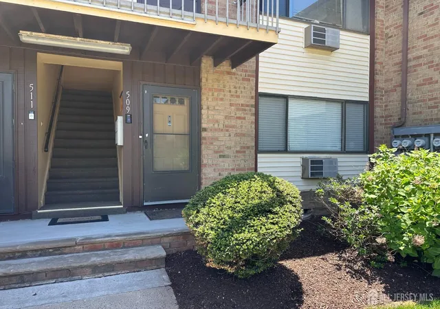 Homes for sale in Woodbridge Proper, NJ | 509 Cricket Ln, Woodbridge Proper, NJ 07095 | MLS# 2616217R