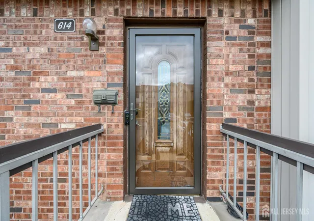 2nd image of 614 Maple Hill Dr, Woodbridge, NJ 07095 | MLS# 2703026R
