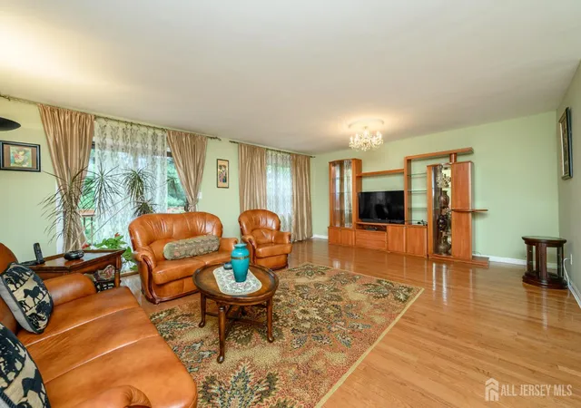 Photo 4 of Townhouse for sale at 614 Maple Hl Dr, Woodbridge, NJ 07095 | MLS# 2703026R | Listing updated on 2026-09-25